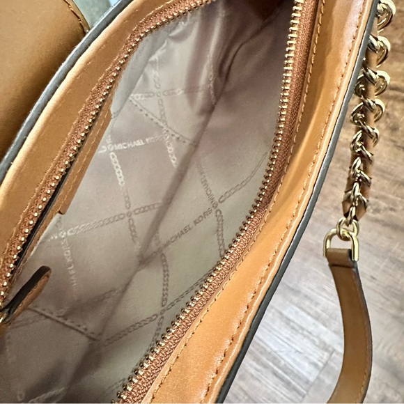 NWT  Michael Kors  Small  Pouchette Crossbody Handbag Purse Shoulder  BAG - Picture 13 of 15